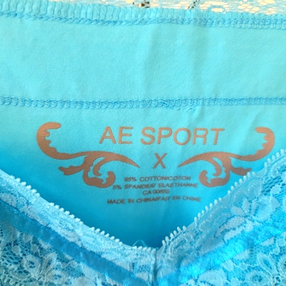 2 Women's tank tops. - Picture 2 of 4